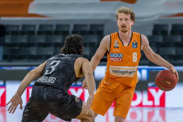 詹姆斯确认 詹姆斯确认